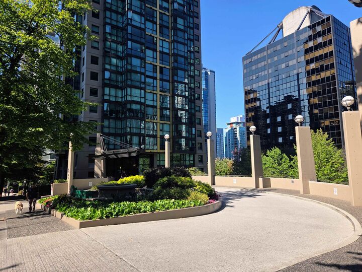 Property Photo:  1367 Alberni Street 1109  BC V6E 4R9 