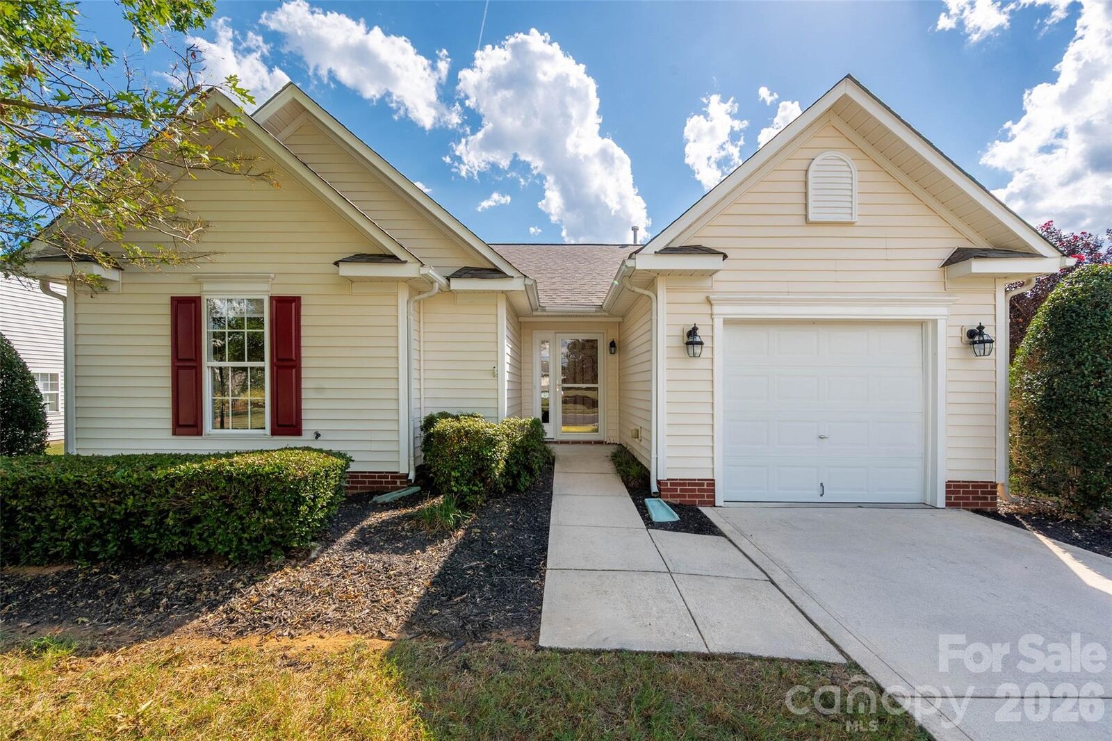 Property Photo:  1011 Holly Villa Circle  NC 28079 
