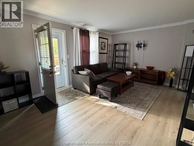 Property Photo:  42 Orchard Place  ON N7M 1A6 