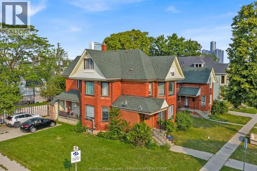 Property Photo:  677 Marentette Main  ON N9A 1Z3 