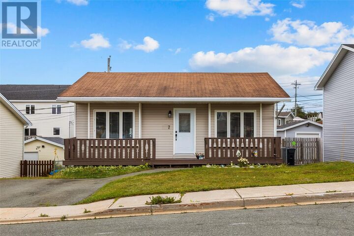 Property Photo:  7 Flamingo Street  NL A1L 2A5 