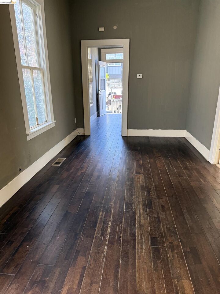 Property Photo:  249 15th St  CA 94801 