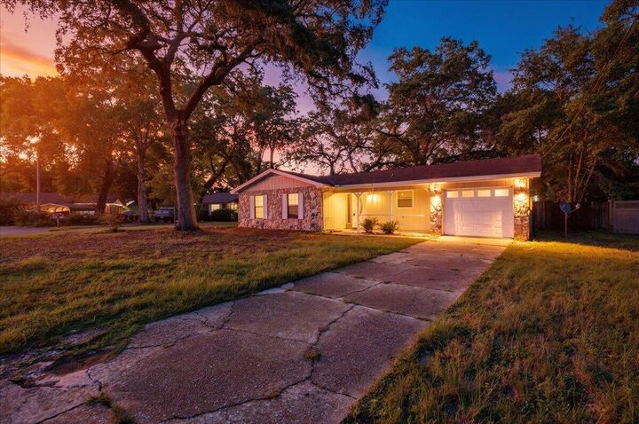 Property Photo:  127 Patti Cove  FL 32578 