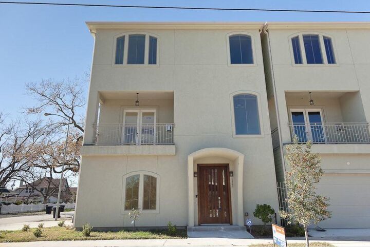 Property Photo:  2607 Lawrence Street  TX 77008 