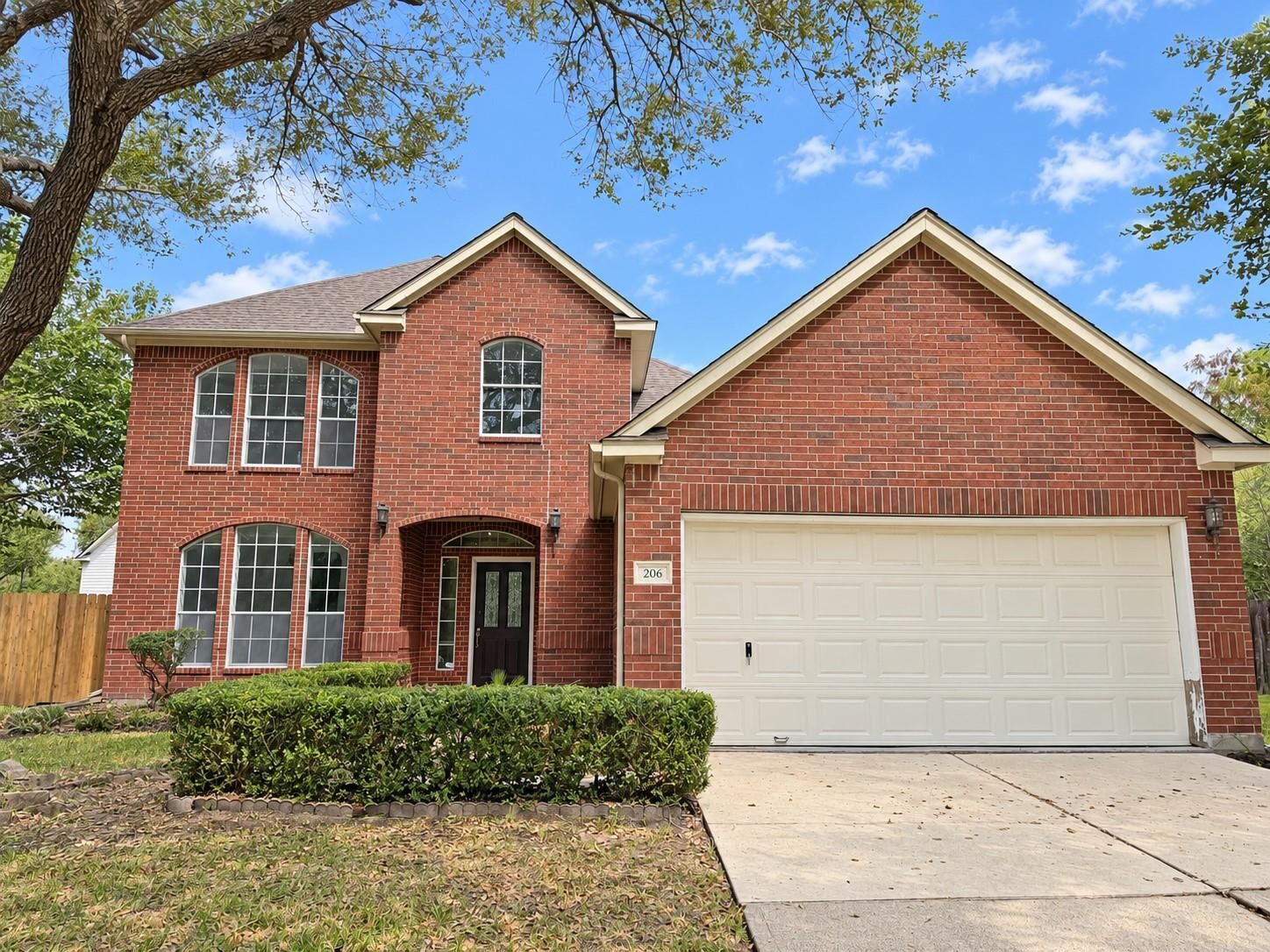 Property Photo:  206 Hartwood Court  TX 77479 