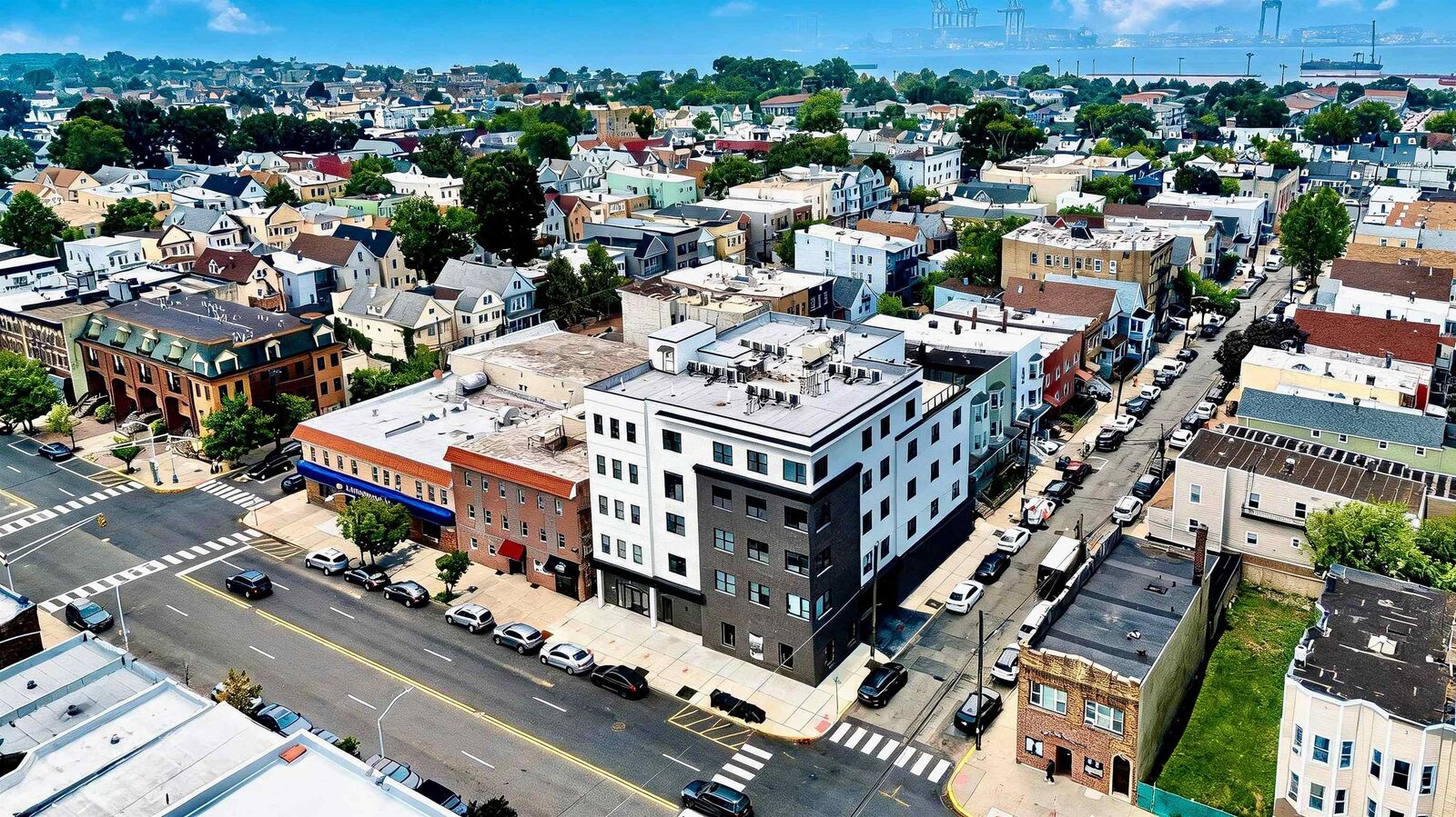 Property Photo: 425 Avenue C 402 NJ 07002