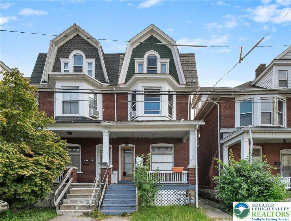 Property Photo: 1206 Linden Street 2 PA 18018