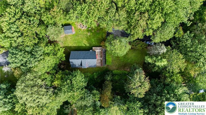Property Photo:  161 Linden Loop  PA 18346 