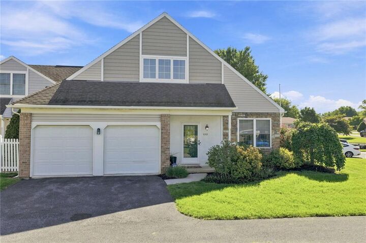 Property Photo:  2512 Waynesborough Court  PA 18062 