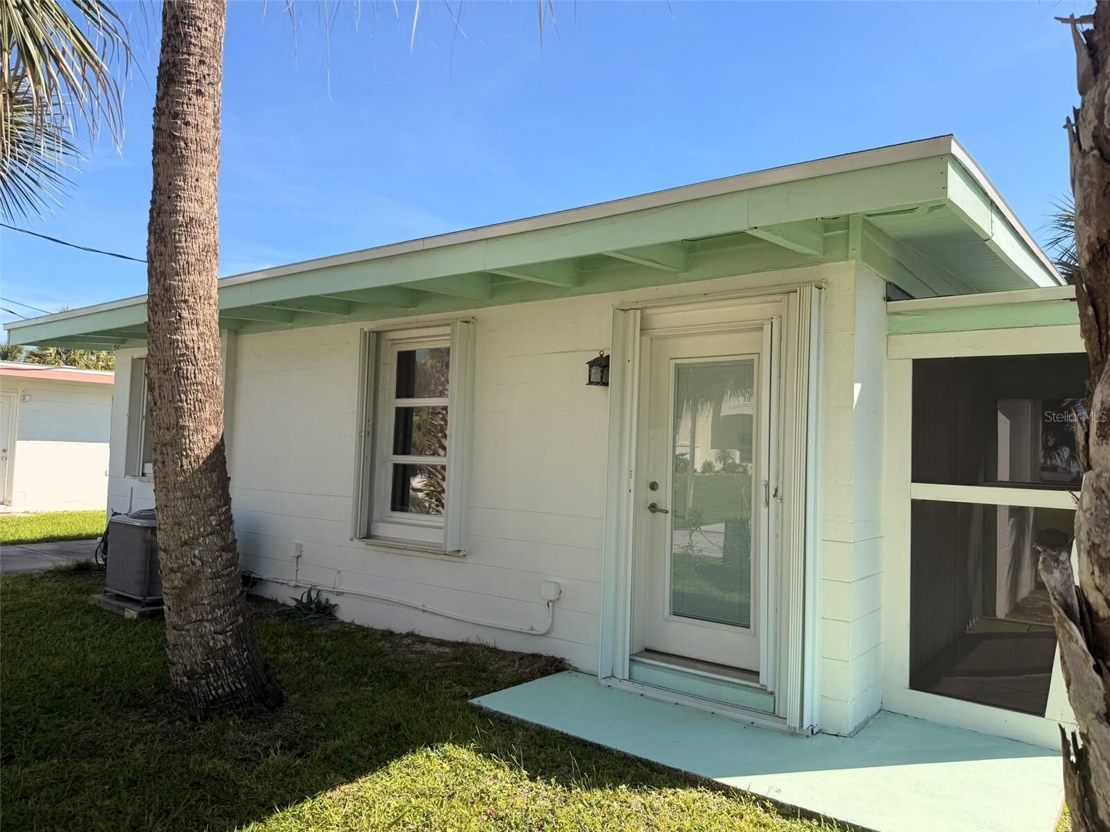 Property Photo: 1231 S Central Avenue FL 32136