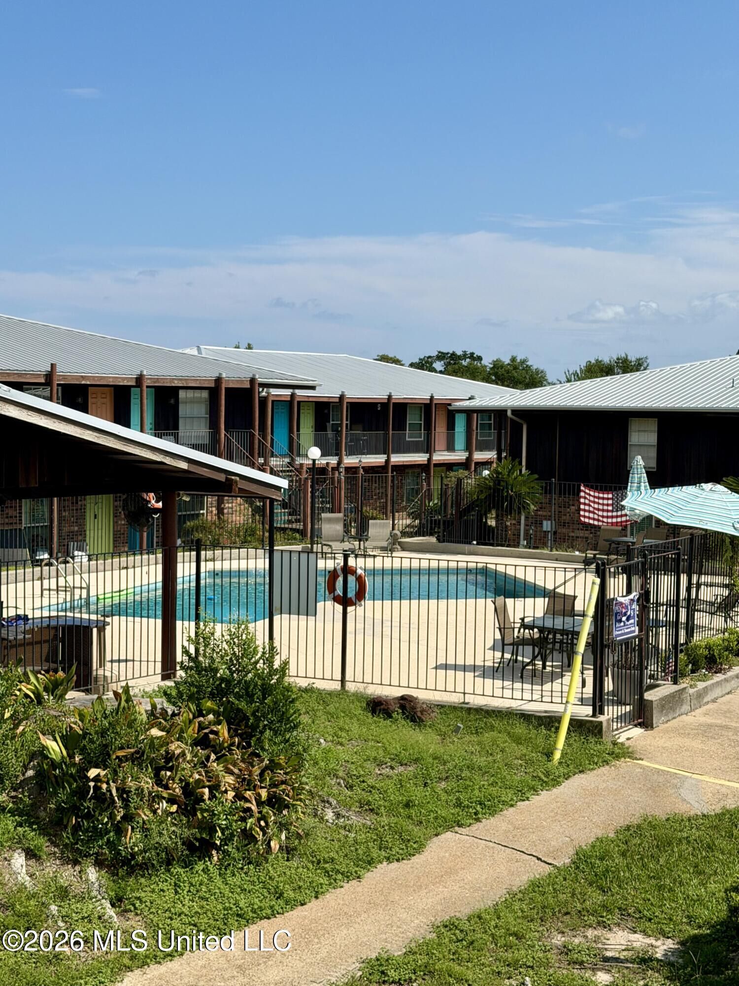 Property Photo:  1550 E 2nd Street  MS 39571 