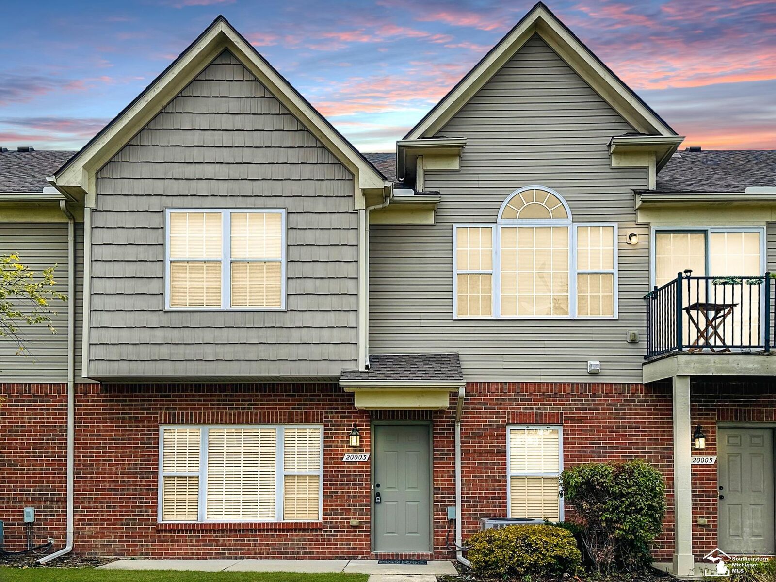 Property Photo:  20003 Hidden Oaks Drive  MI 48183 
