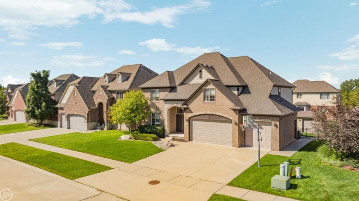 Property Photo:  21961 Pinder Court  MI 48044 