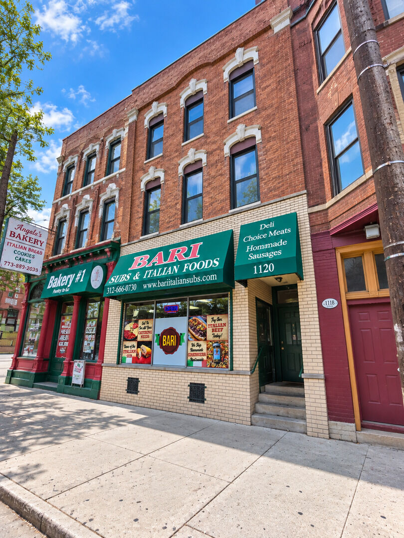 Property Photo: 1120 W Grand Avenue 2 IL 60642