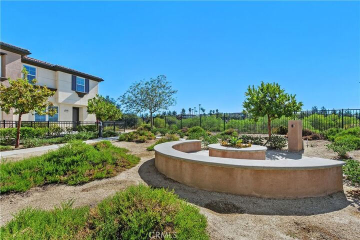 Property Photo:  40410 Calle Real  CA 92563 