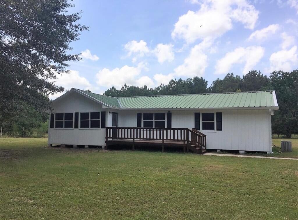 Property Photo: 387 Courtney Lane TX 75941