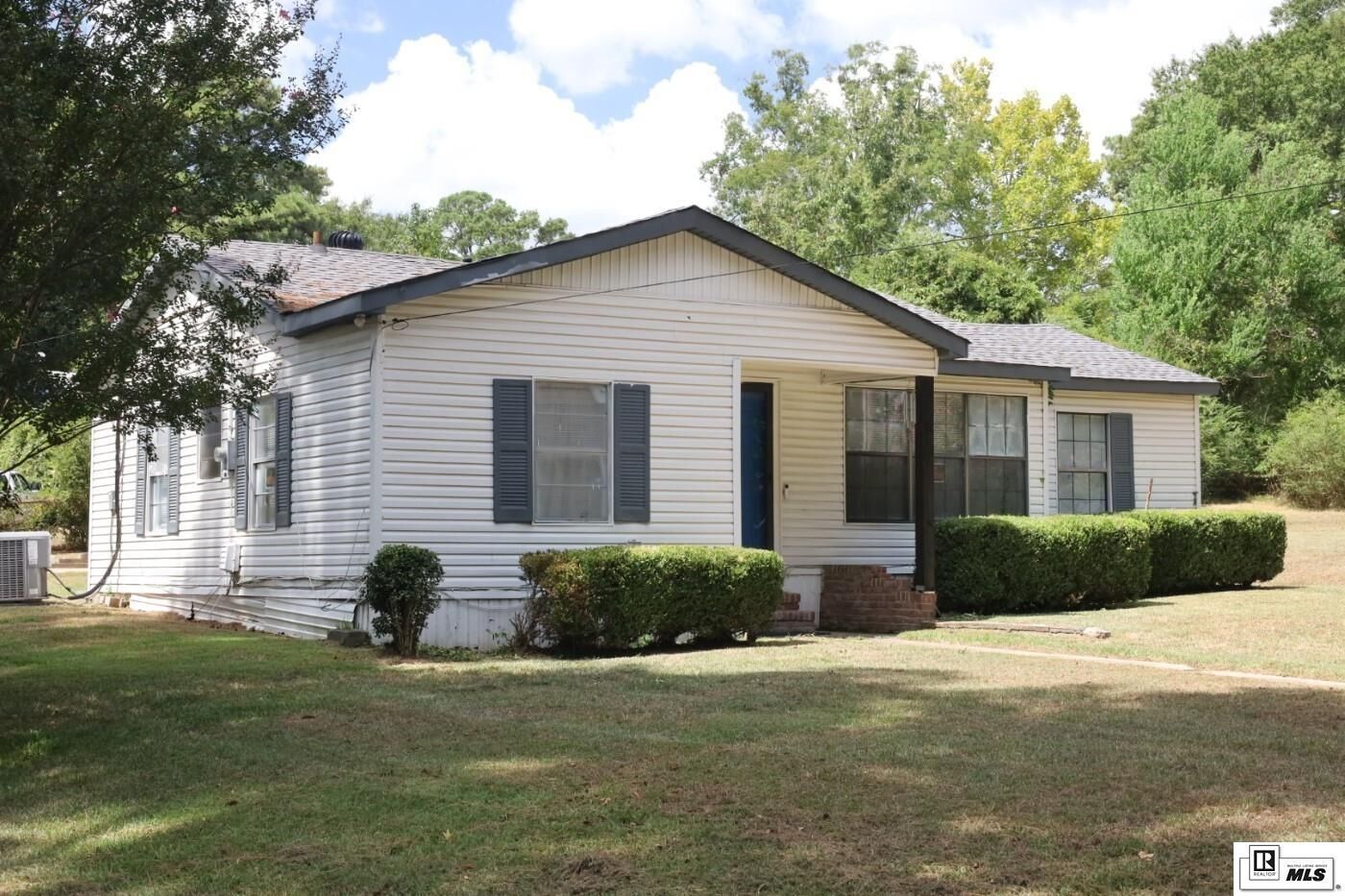 Property Photo: 1520 S Trenton Street LA 71270