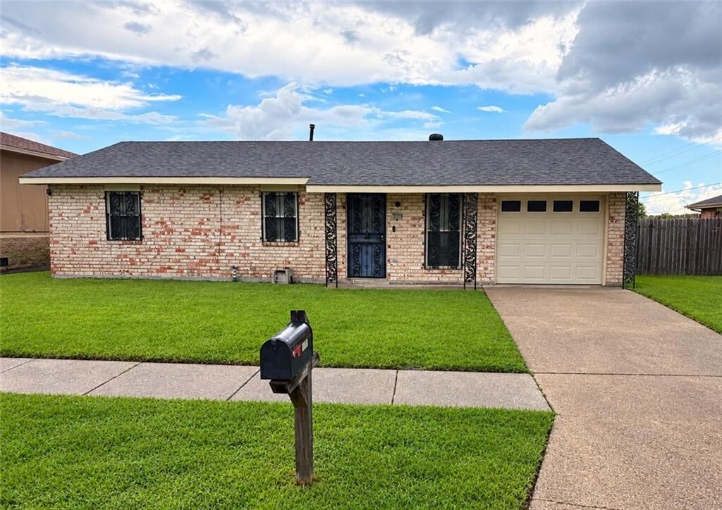 Property Photo:  5804 Saint John Avenue  LA 70072 