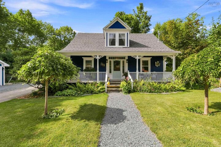 Property Photo:  102 Pleasant Street  NS B0J 2E0 