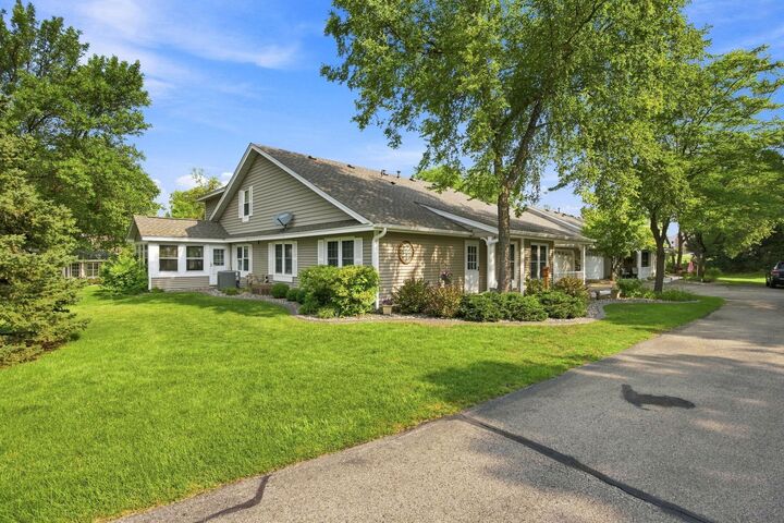 Property Photo: 14702 Oak Run Lane MN 55306