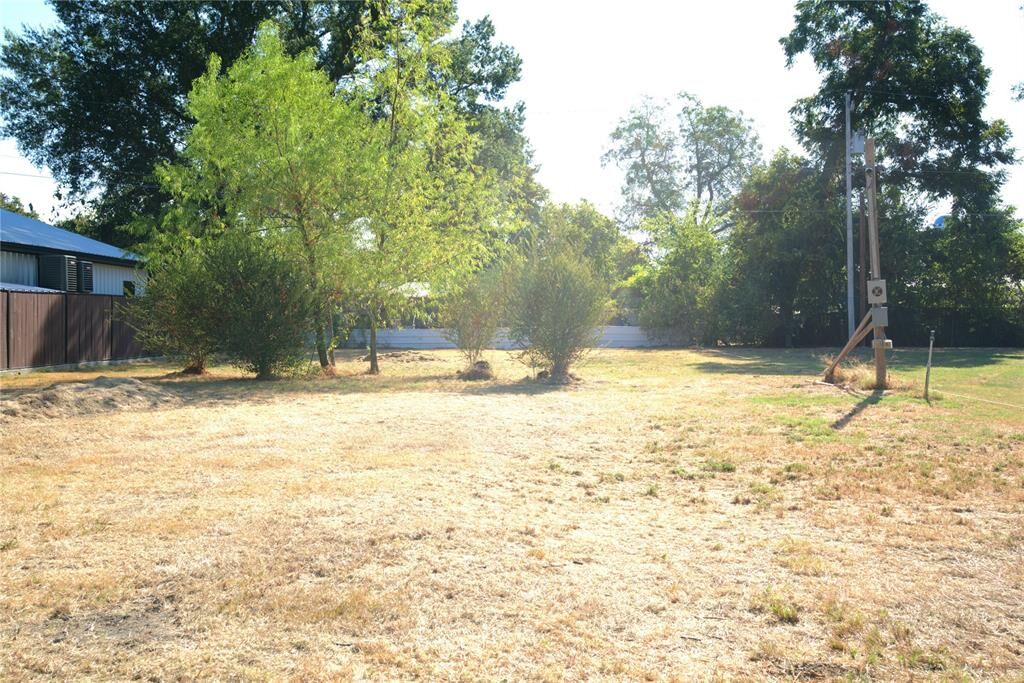 Property Photo:  130 N Cedar  TX 75416 