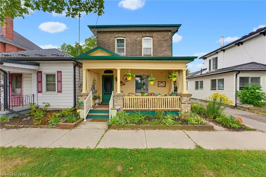 Property Photo:  122 William Street  ON N3T 3L1 