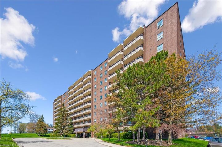 Property Photo:  1100 Courtland Avenue E 302  ON N2C 2H9 
