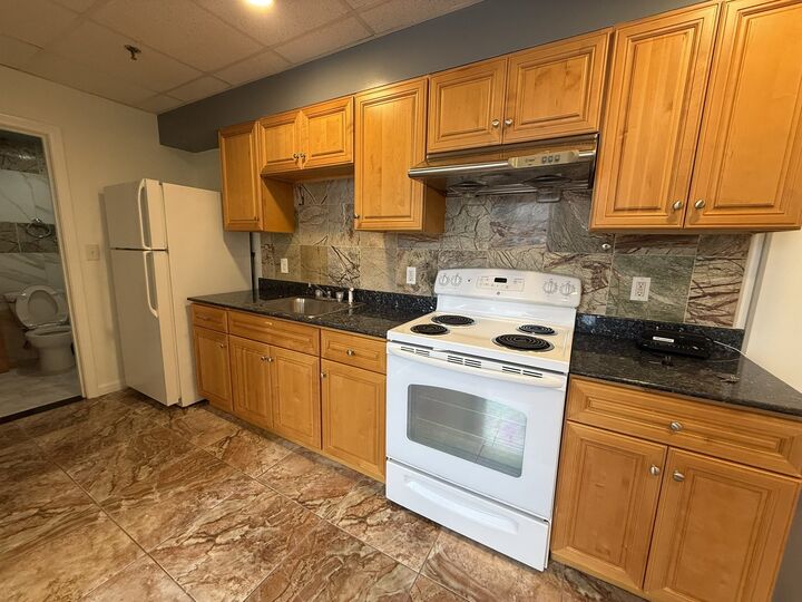 Property Photo: 72 Kneeland 601 MA 02111