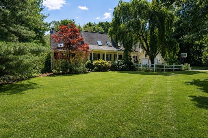 Property Photo:  7 Pond St  MA 01748 