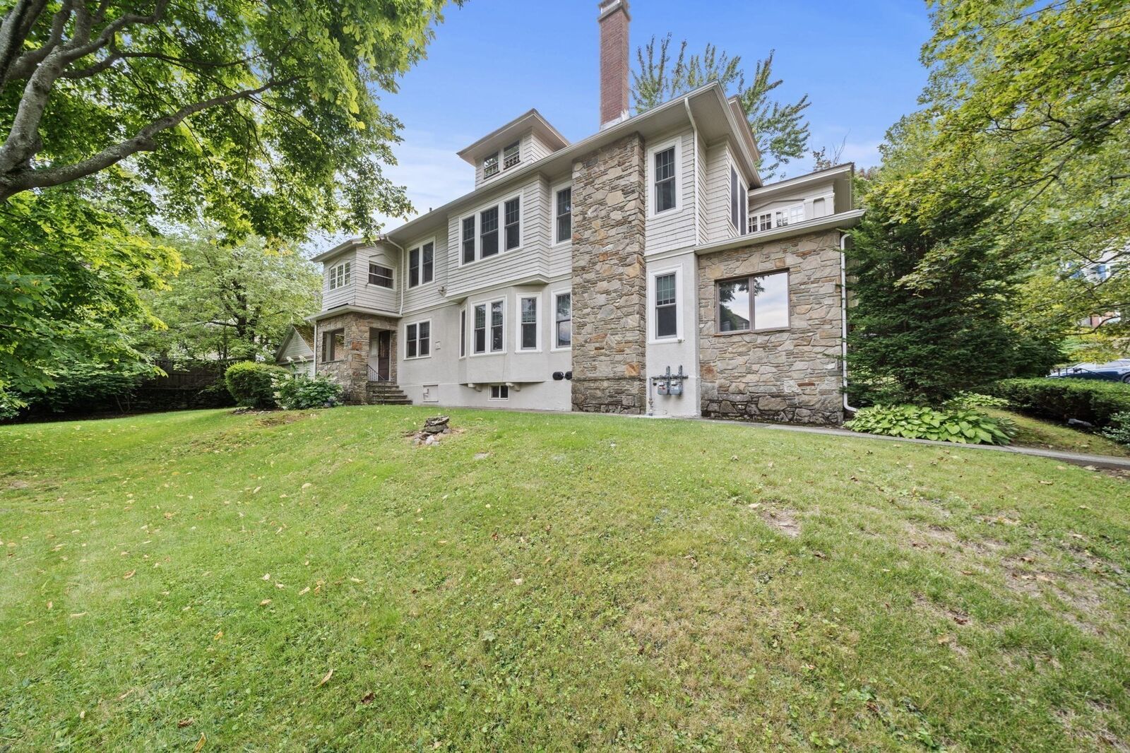 Property Photo:  11 Roseland Road 2  MA 01609 