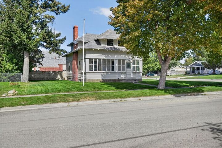 Property Photo:  275 Polk St  ID 83221 