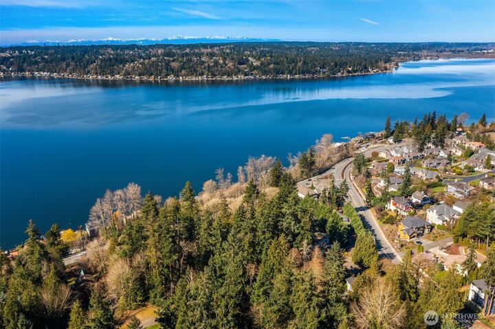 Property Photo: 11 Xx E Lake Sammamish Parkway NE WA 98074