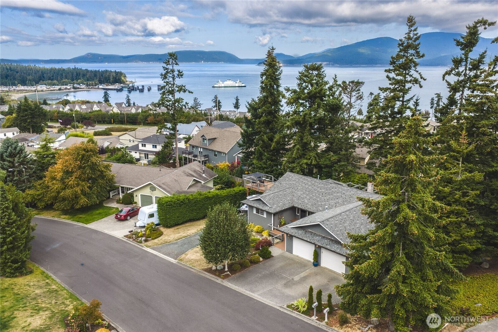 Property Photo:  4304  Whidbey Court  WA 98221 