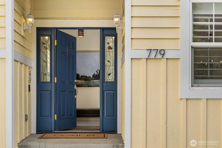 Property Photo:  779  Village Circle NW  WA 98110 