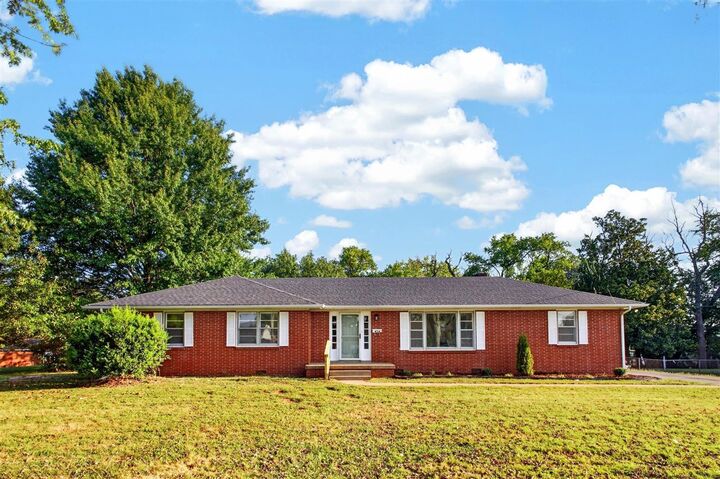 Property Photo:  404 Longview Drive  KY 42134 