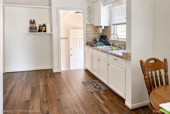 Property Photo: 11377 Fenton MI 48239