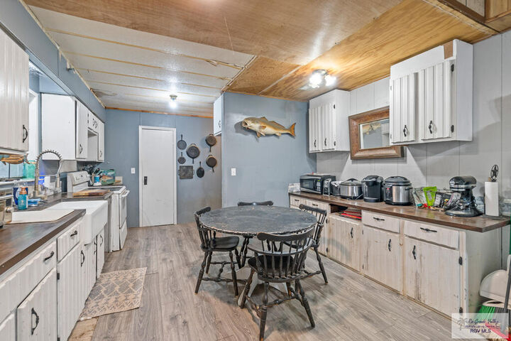 Property Photo:  1101 W Port Dr  TX 78589 