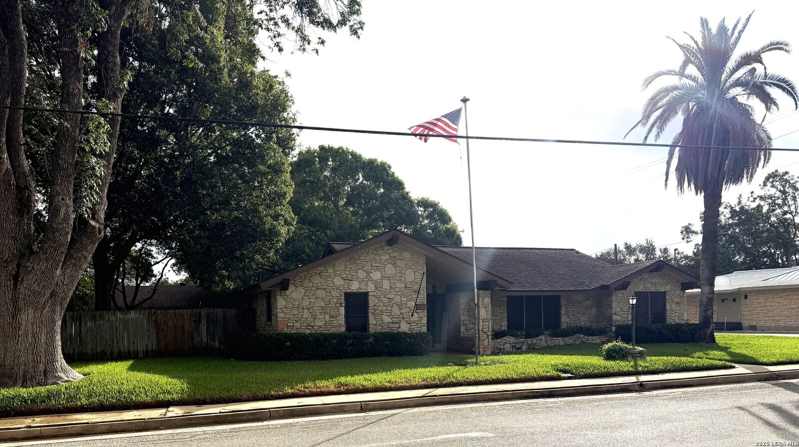 Property Photo: 212 S 4th TX 78160