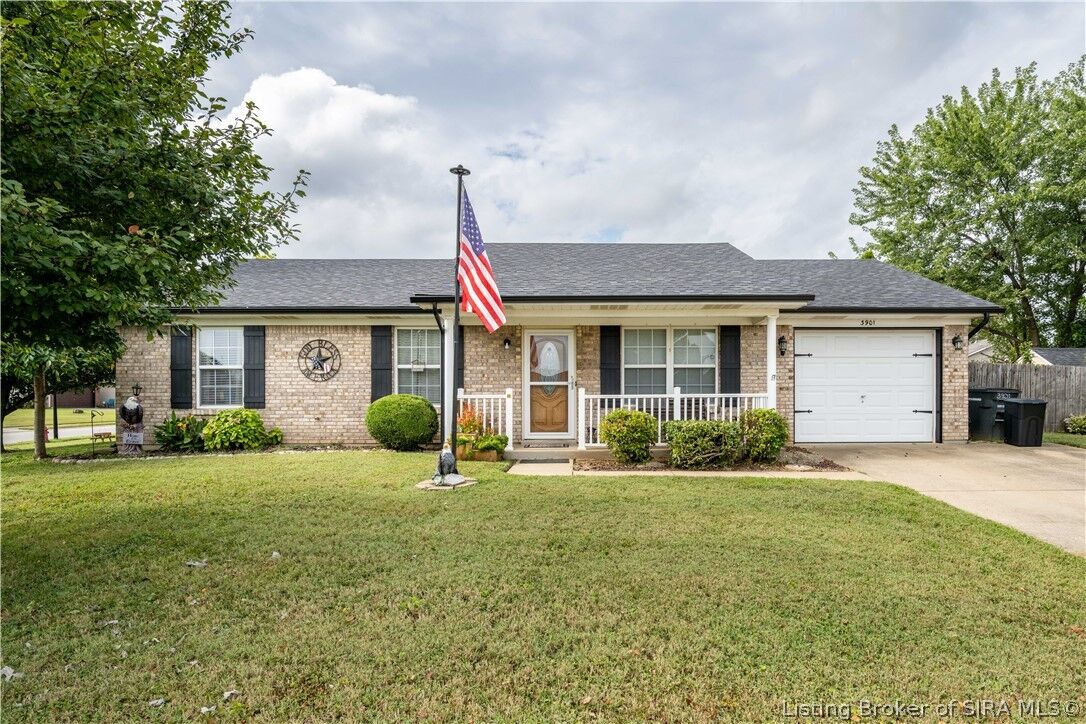 Property Photo:  3901 Cobblestone Drive  IN 47130 