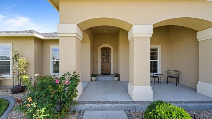 Property Photo: 1352 Gala Way WA 99352