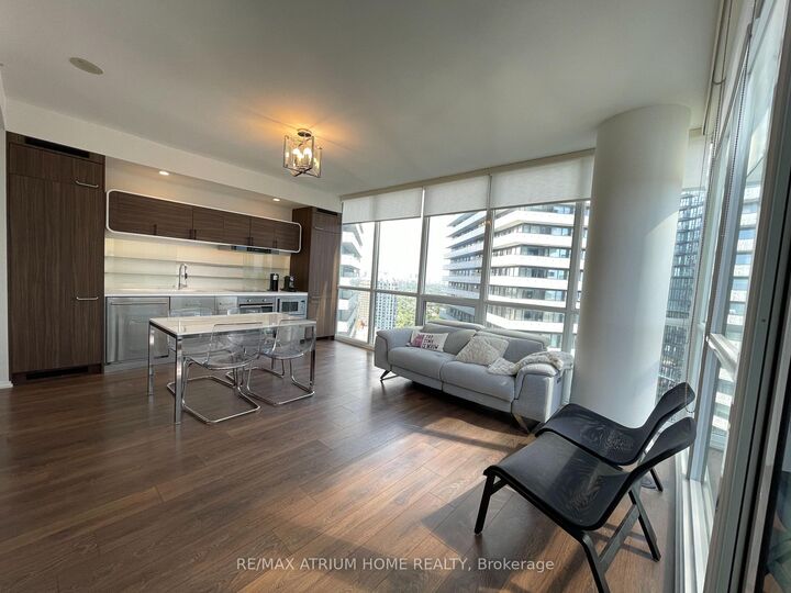 Property Photo:  45 Charles Street E 3910  ON M4Y 1S2 