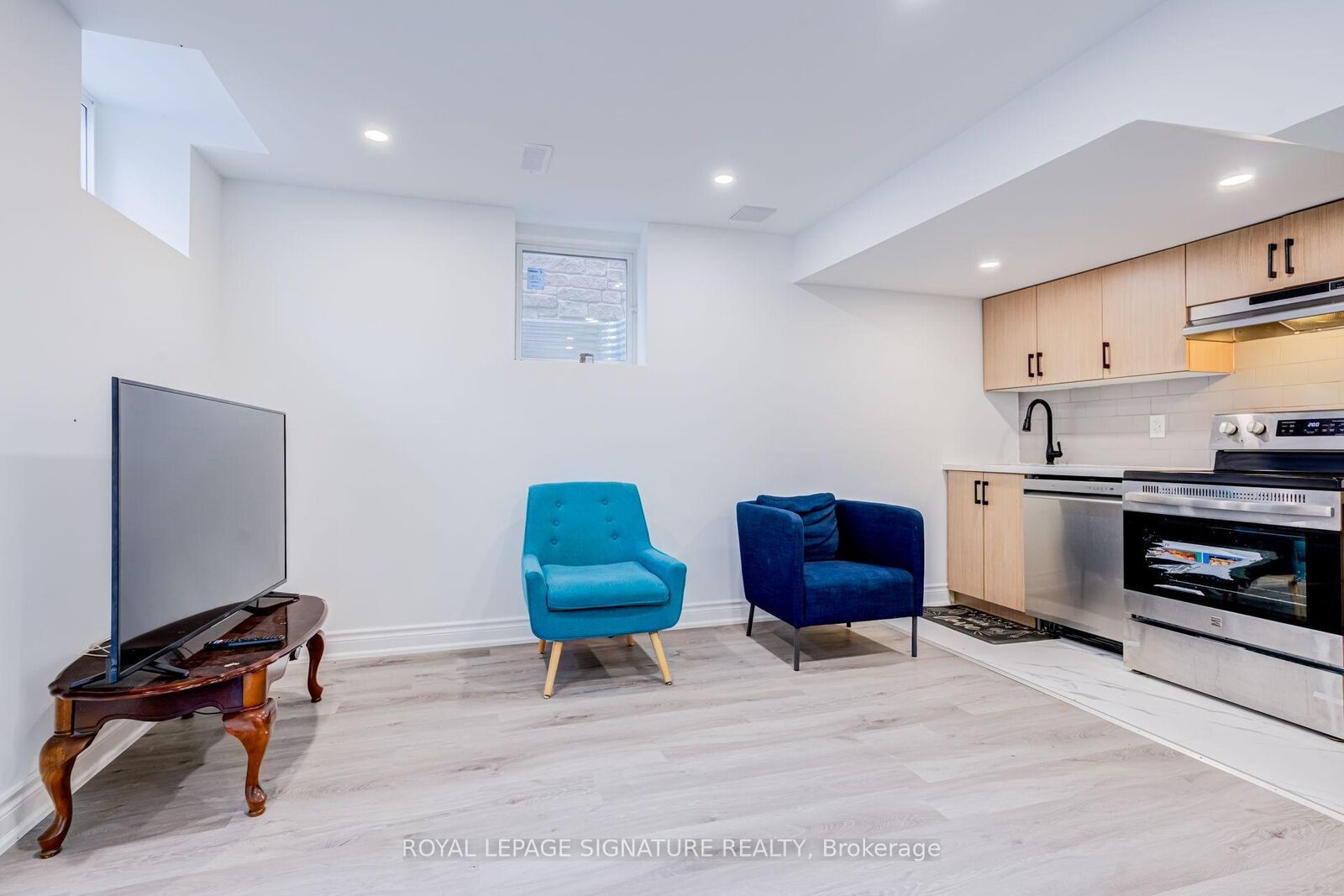 Property Photo:  14 Portsmouth Drive Bsmt  ON M1C 5E1 