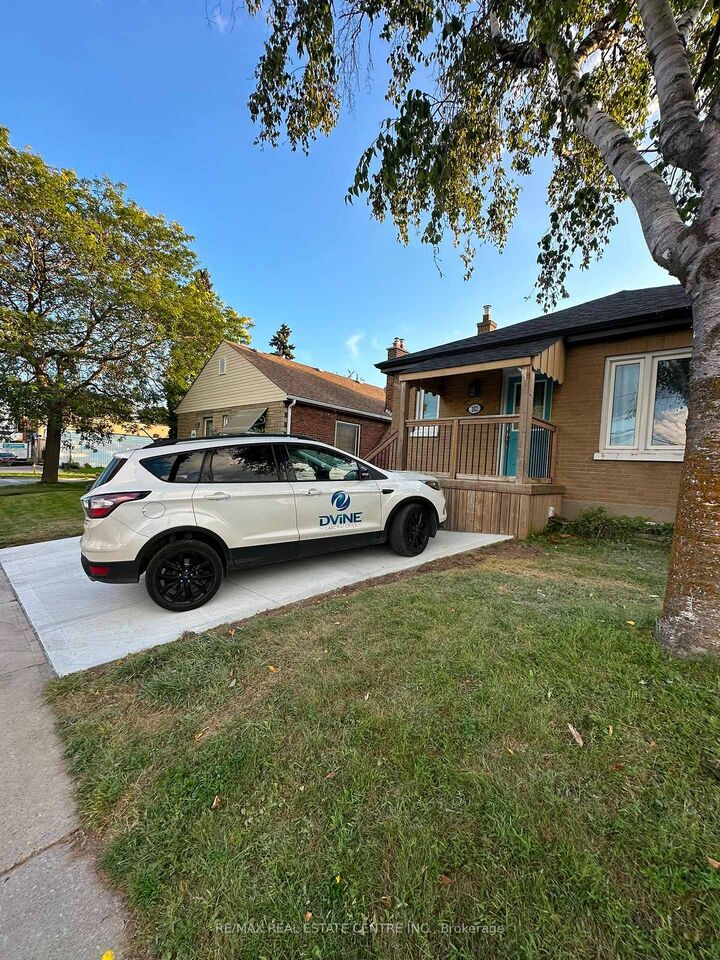 Property Photo:  102 Wilson Road S Upper Level  ON L1H 6B7 
