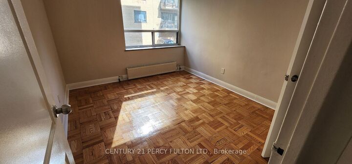 Property Photo: 837 Roselawn Avenue 203 ON M6B 1B5