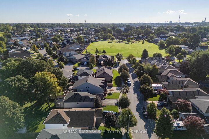 Property Photo:  7919 Fleming Drive  ON L2H 3H9 