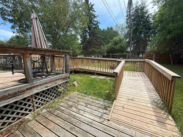 Property Photo:  116 Parkdale Road  ON P8N 1R9 