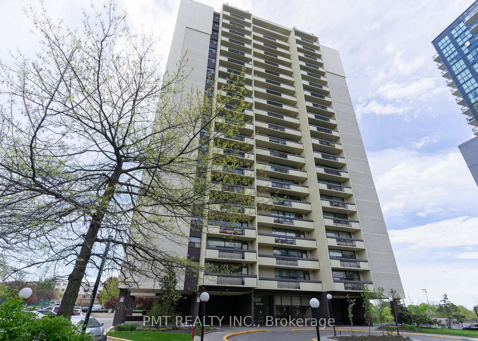 Property Photo:  1455 Lawrence Avenue W 305  ON M6L 1B1 