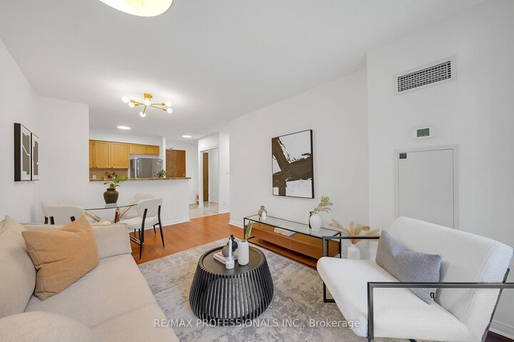 Property Photo:  9 Michael Power Place 402  ON M9A 0A5 