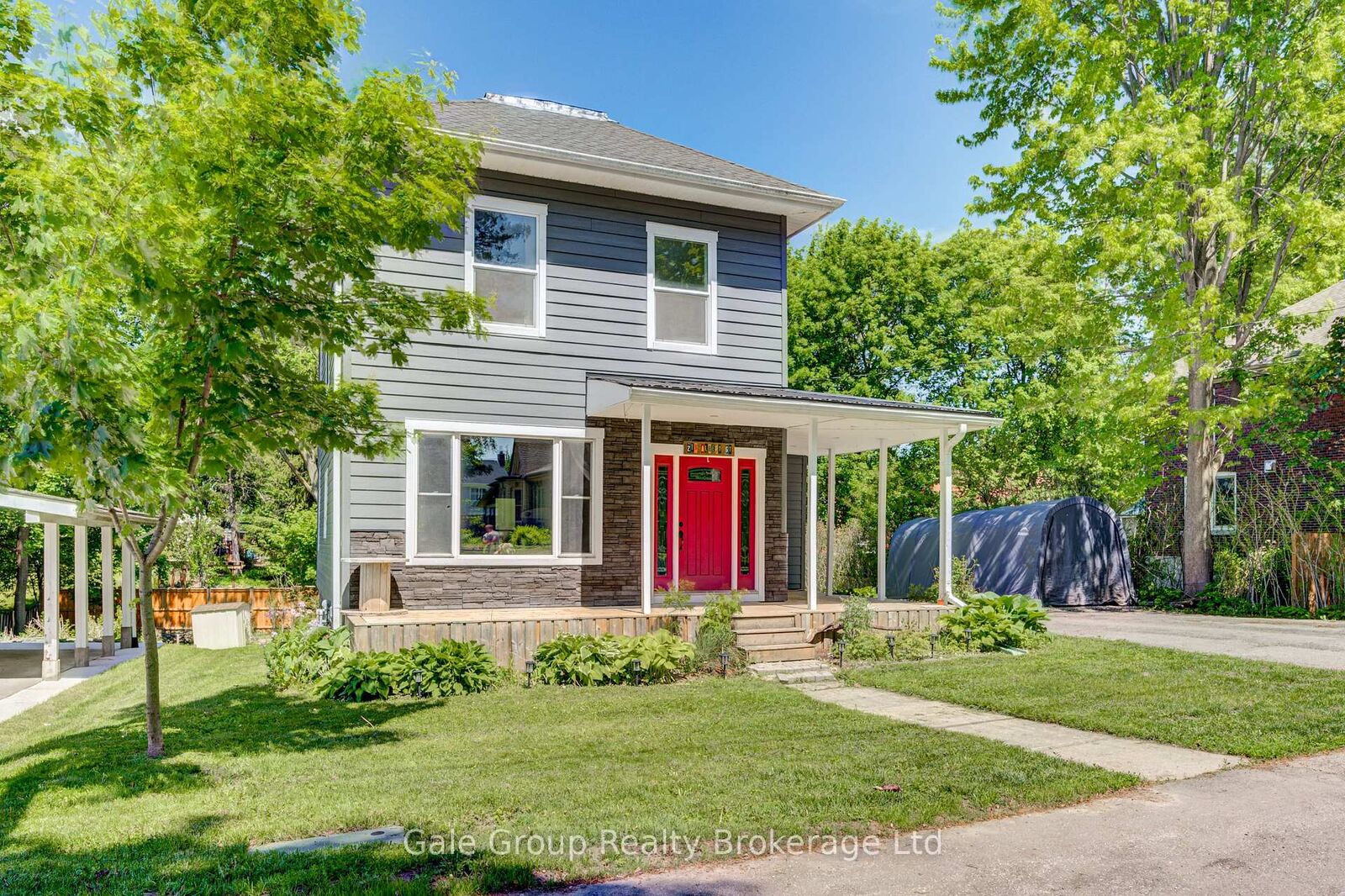 Property Photo:  213 Albert Street  ON N5C 2Y5 
