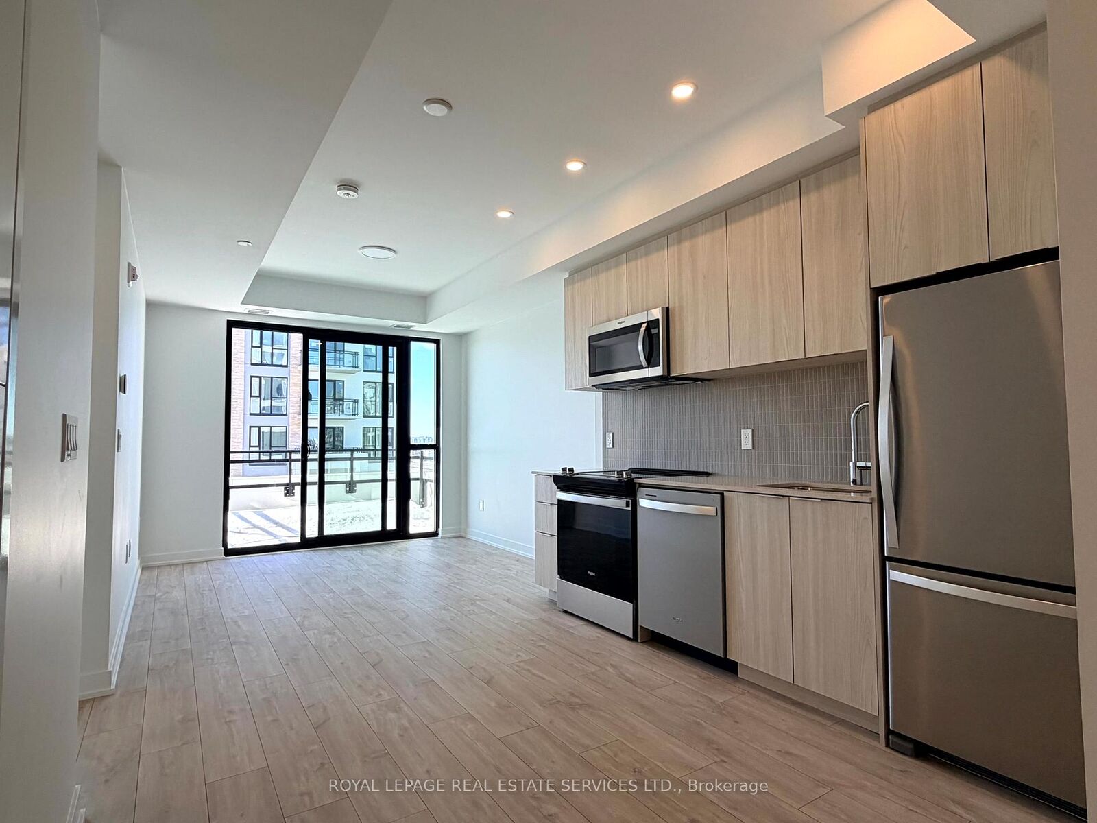 Property Photo:  750 Whitlock Avenue 404  ON L9E 2B4 